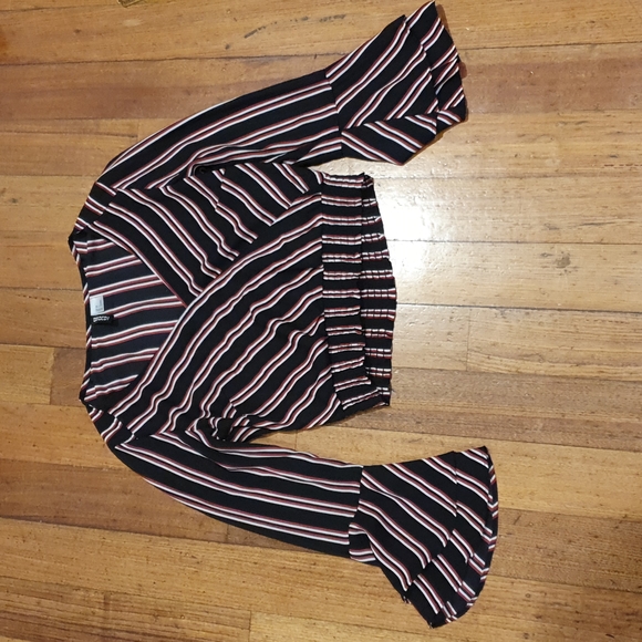 H and M Black Red White Stripes long Flared Sleeve Top Size US 4 - Picture 10 of 12